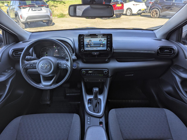 Foto 4 van Toyota Yaris 1.5 Hybrid Business Plus | Stoel- stuurverwarming | Adapt. Cruise | Carplay | Keyless |