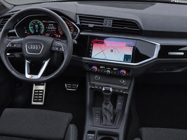 Foto 4 van Audi Q3 Sportback 45 TFSIe 180kW/245PK S Line · Panoramadak · Trekhaak · Camera · Stoelverwarming ·