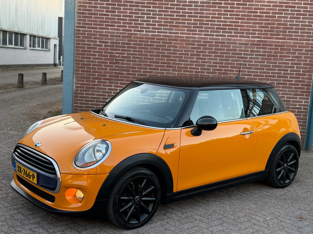 Foto 8 van Mini 3-Deurs 1.5 Cooper Pepper | Nap | Netjes | Stoer