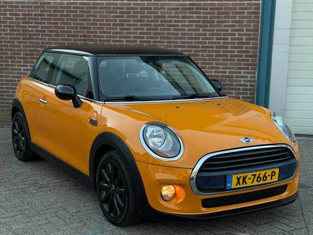 Foto 2 van Mini 3-Deurs 1.5 Cooper Pepper | Nap | Netjes | Stoer