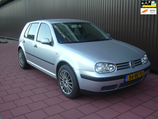 Foto 2 van Volkswagen Golf 1.6-16V Trendline