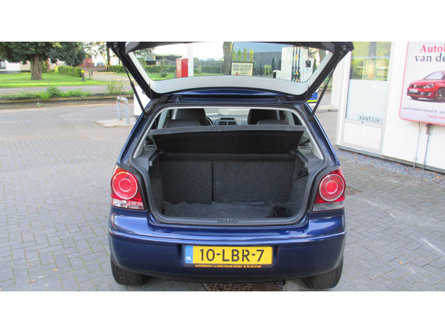 Foto 7 van Volkswagen Polo 1.4-16V Trendline