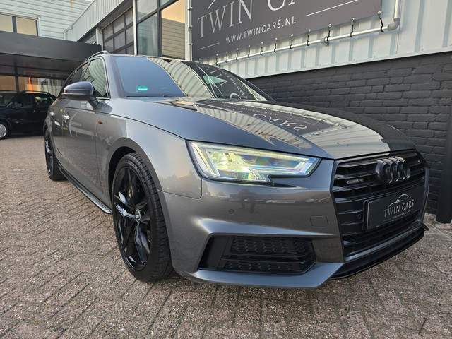 Foto 3 van Audi A4 Avant 2.0 TFSI quattro Sport S line black edition