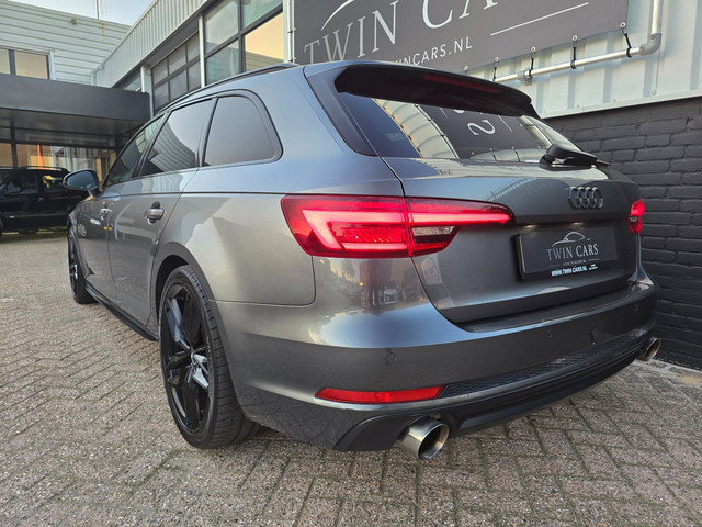 Foto 2 van Audi A4 Avant 2.0 TFSI quattro Sport S line black edition