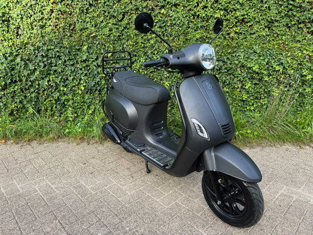 Foto 5 van AGM VX50 Injectie E5 Scooter Sierbeugelset BETAAL met in3