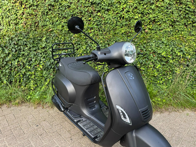 Foto 6 van AGM VX50 Injectie E5 Scooter Sierbeugelset BETAAL met in3
