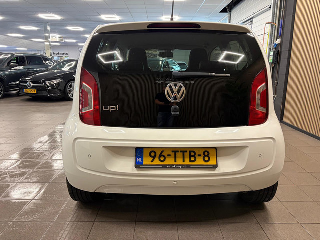 Foto 8 van Volkswagen Up! 1.0 high up! BlueMotion * Airco / Stoelverwarming / Leder / LM Velgen / NL Auto *