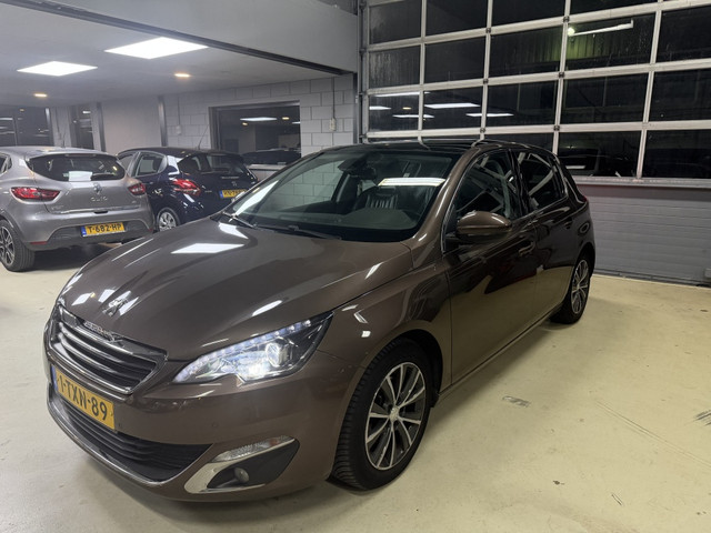 Foto 5 van Peugeot 308 1.6 HDI Allure Pano|Leer|Massage|Navi|Clima|Sensoren