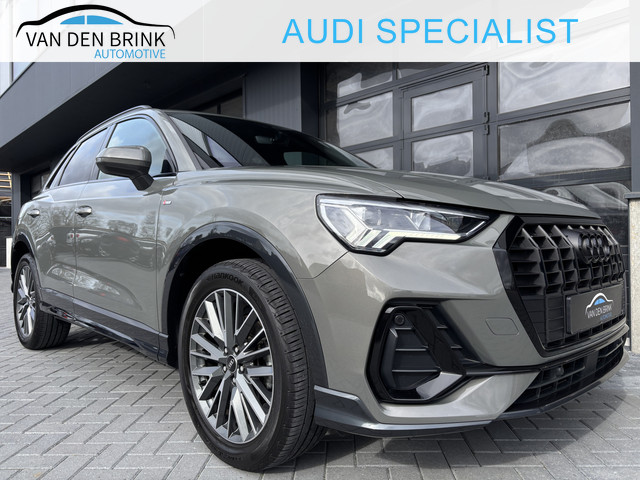 Foto 2 van Audi Q3 35 TFSI S-line Chronos grey (bj 2023, automaat)