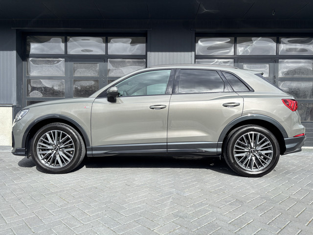 Foto 3 van Audi Q3 35 TFSI S-line Chronos grey (bj 2023, automaat)