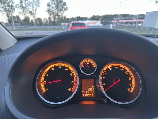 Foto 8 van Opel Corsa 1.2-16V Enjoy (bj 2008)