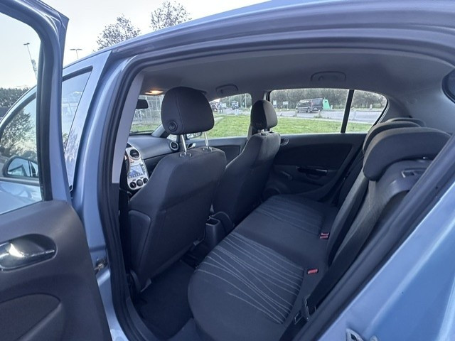 Foto 10 van Opel Corsa 1.2-16V Enjoy (bj 2008)