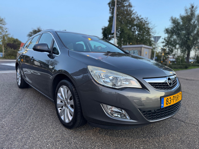 Foto 3 van Opel Astra Sports Tourer 1.4 Cosmo / airco / cruise.control / pdc / elek.pakket / lmv / nap....