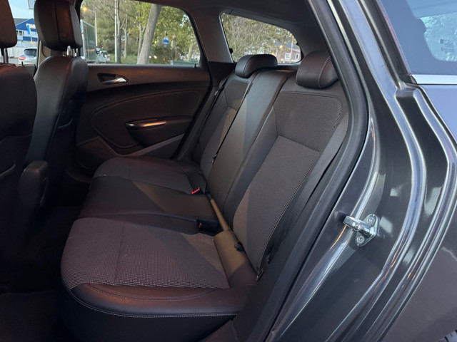 Foto 6 van Opel Astra Sports Tourer 1.4 Cosmo / airco / cruise.control / pdc / elek.pakket / lmv / nap....