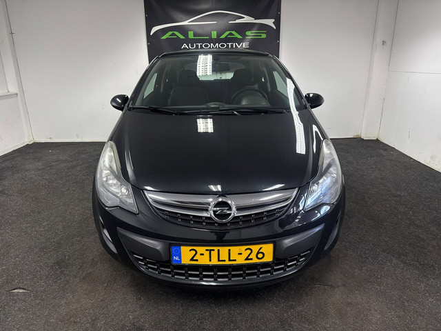 Foto 2 van Opel Corsa 1.2-16V Berlin - Trekhaak - Start/Stop - Airco - NAP - APK 2027