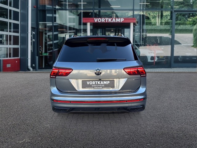 Foto 6 van VOLKSWAGEN TIGUAN 2.0 TSI 4M R-LINE 7P. LEDER/PANO-DAK/TREKHAAK/STAND-KACHEL/360CAMERA