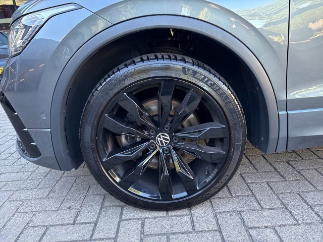 Foto 3 van VOLKSWAGEN TIGUAN 2.0 TSI 4M R-LINE 7P. LEDER/PANO-DAK/TREKHAAK/STAND-KACHEL/360CAMERA