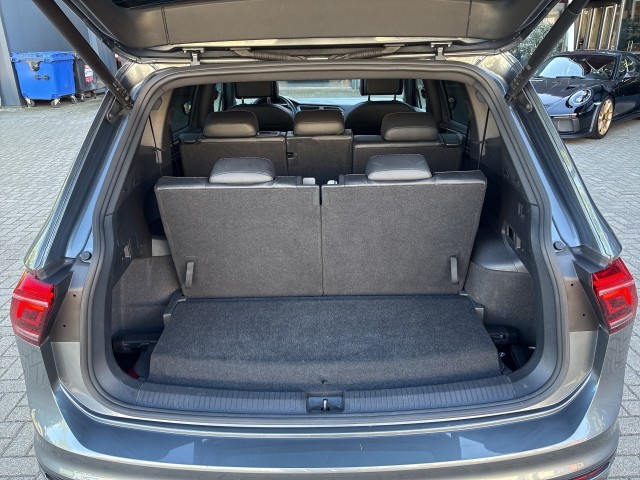 Foto 5 van VOLKSWAGEN TIGUAN 2.0 TSI 4M R-LINE 7P. LEDER/PANO-DAK/TREKHAAK/STAND-KACHEL/360CAMERA