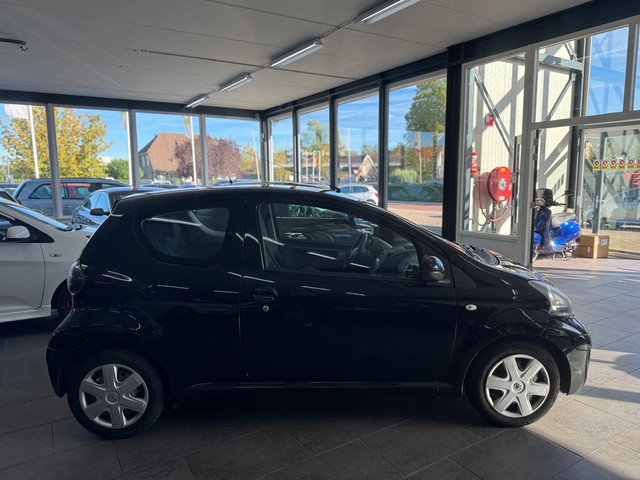 Foto 5 van Toyota Aygo 1.0-12V Comfort Navigator airco elektrische pakket