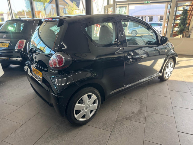 Foto 6 van Toyota Aygo 1.0-12V Comfort Navigator airco elektrische pakket
