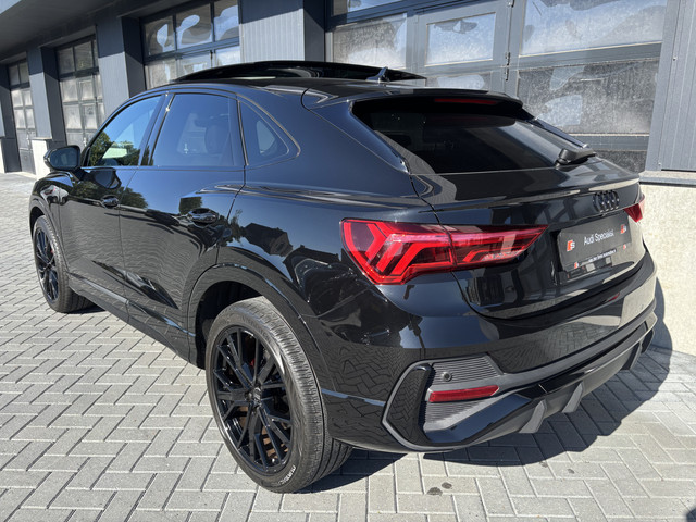 Foto 3 van Audi Q3 Sportback 35 TFSI S-Line Black Pano (bj 2022)