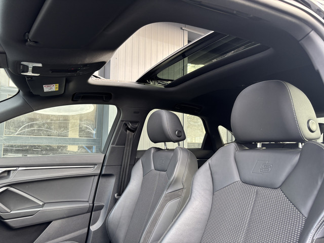 Foto 4 van Audi Q3 Sportback 35 TFSI S-Line Black Pano (bj 2022)