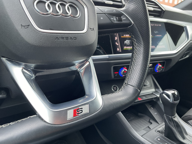 Foto 6 van Audi Q3 Sportback 35 TFSI S-Line Black Pano (bj 2022)