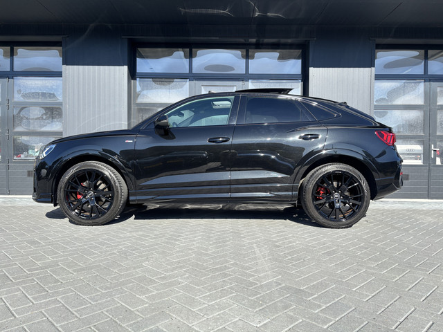 Audi Q3 Sportback 35 TFSI S-Line Black Pano (bj 2022)