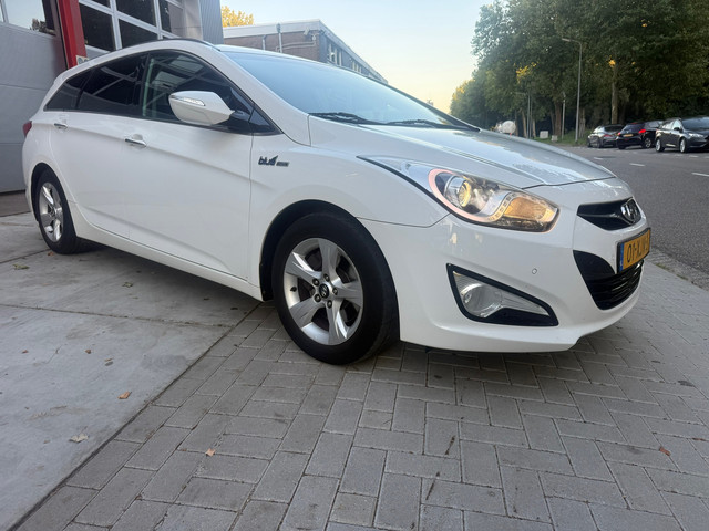 Foto 2 van Hyundai I40 Wagon 1.6 GDI Blue Business Edition NAVI AIRCO