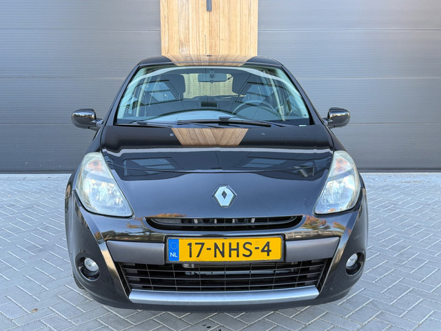 Foto 4 van Renault Clio 1.2 Collection 5-DEURS (bj 2010) Nieuwe distributie|Airco|Lmv|