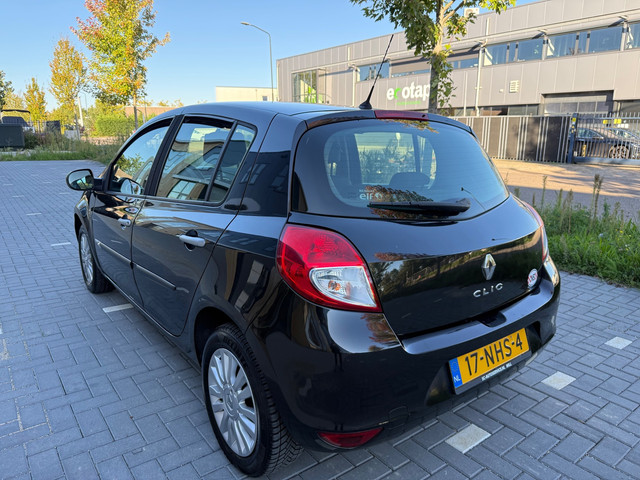 Foto 7 van Renault Clio 1.2 Collection 5-DEURS (bj 2010) Nieuwe distributie|Airco|Lmv|