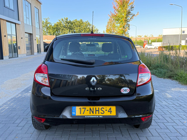 Foto 9 van Renault Clio 1.2 Collection 5-DEURS (bj 2010) Nieuwe distributie|Airco|Lmv|