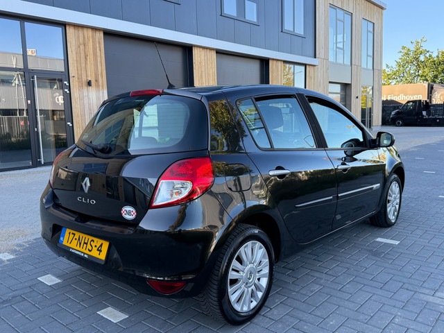 Foto 10 van Renault Clio 1.2 Collection 5-DEURS (bj 2010) Nieuwe distributie|Airco|Lmv|