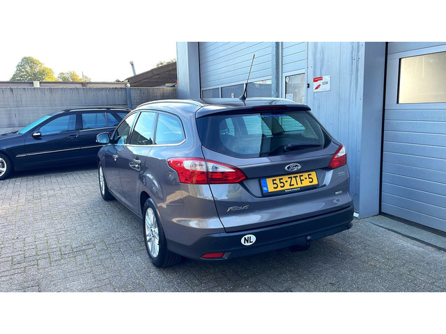 Foto 2 van Ford Focus Wagon 1.0 EcoBoost Titanium-Navi-Clima-Trekhaak