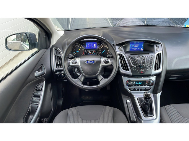 Foto 9 van Ford Focus Wagon 1.0 EcoBoost Titanium-Navi-Clima-Trekhaak