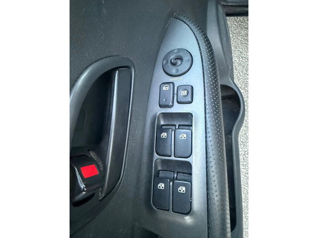 Foto 6 van Kia Carens 2.0 CVVT X-tra Nap Airco APK 19-02-2027 Trekhaak