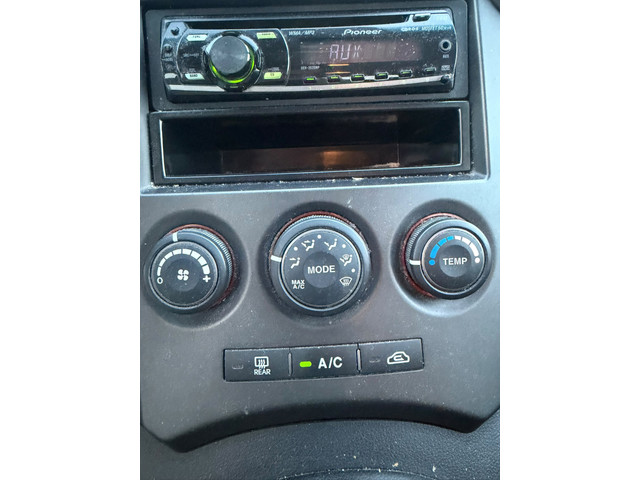 Foto 3 van Kia Carens 2.0 CVVT X-tra Nap Airco APK 19-02-2027 Trekhaak