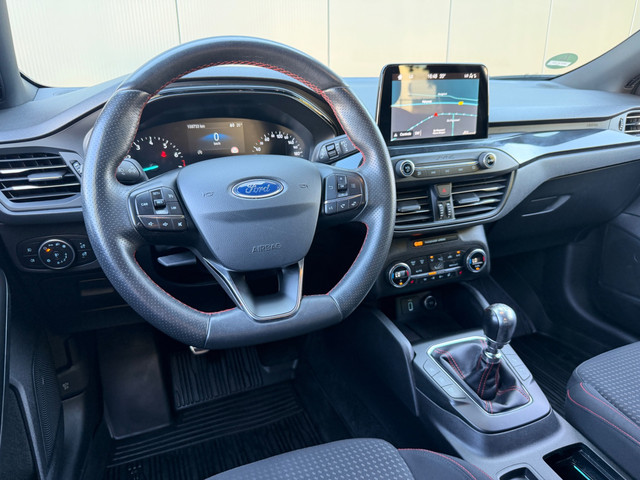 Foto 3 van Ford FOCUS 1.5 EcoBoost ST Line Business Cam PDC Navi Airco Keyless CarPlay