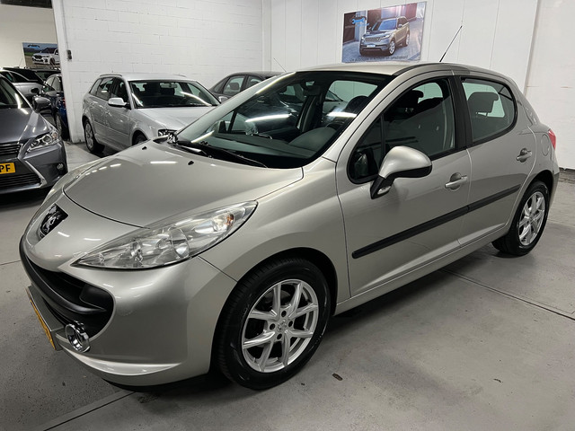 Foto 10 van Peugeot 207 1.4 VTi Look AIRCO / NAP / LM VELGEN
