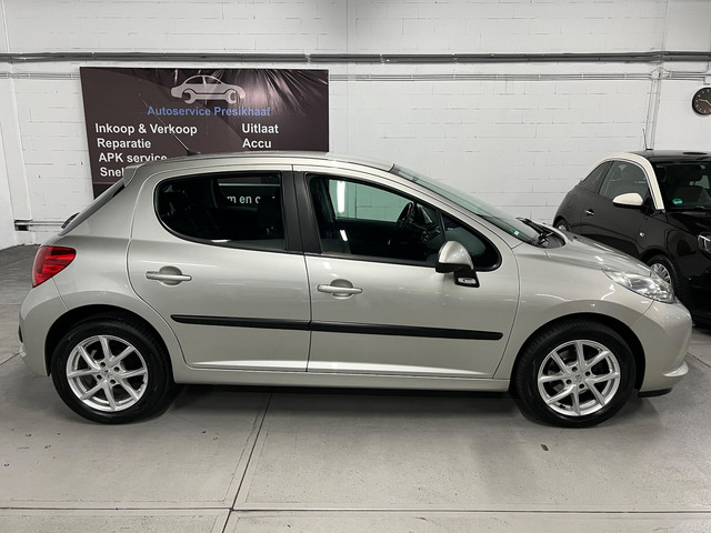 Foto 7 van Peugeot 207 1.4 VTi Look AIRCO / NAP / LM VELGEN