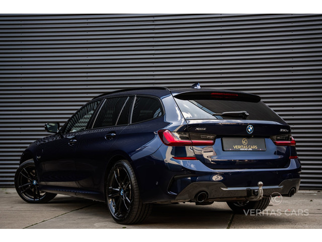 Foto 3 van BMW 3-serie Touring 330e xDrive M-Pakket 292PK|Pano|360°|HUD|Rijmodus|Tr.Haak|Sfeer|Keyless|Laser|Di