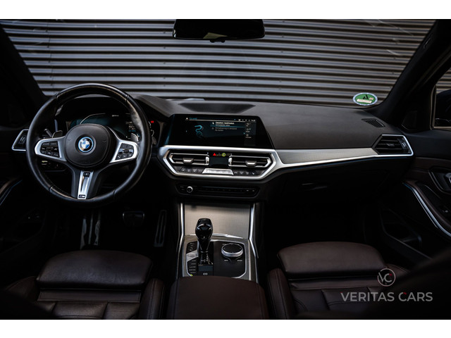 Foto 5 van BMW 3-serie Touring 330e xDrive M-Pakket 292PK|Pano|360°|HUD|Rijmodus|Tr.Haak|Sfeer|Keyless|Laser|Di