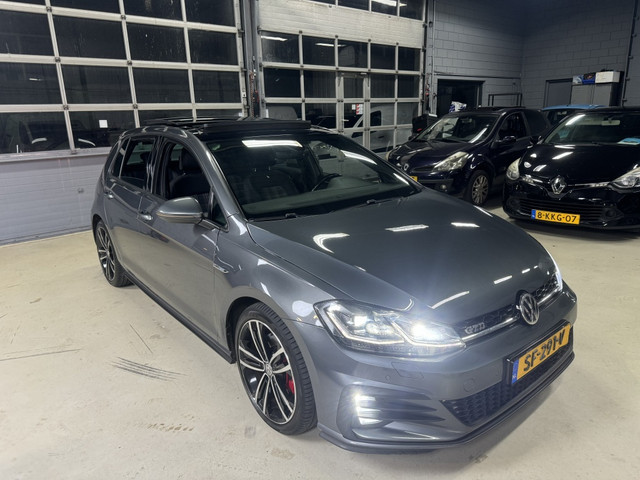 Foto 5 van Volkswagen Golf 2.0 TDI GTD DSG PANO CAM DYN DIGIT 184PK