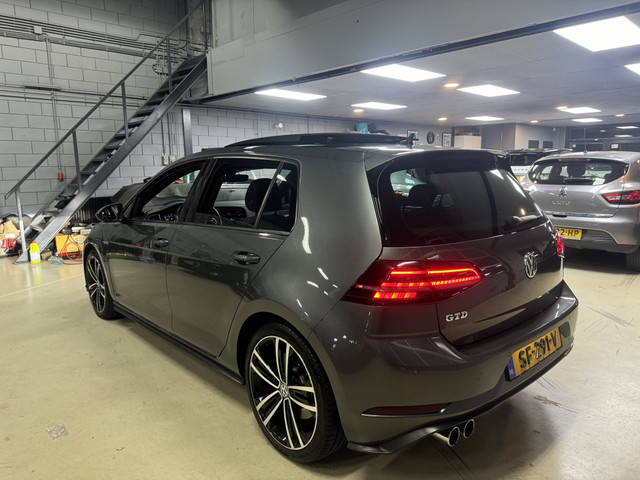 Foto 10 van Volkswagen Golf 2.0 TDI GTD DSG PANO CAM DYN DIGIT 184PK