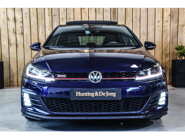 Foto 7 van Volkswagen Golf 2.0 TSI GTI Performance *Pano*Dynaudio*Camera*Keyless*