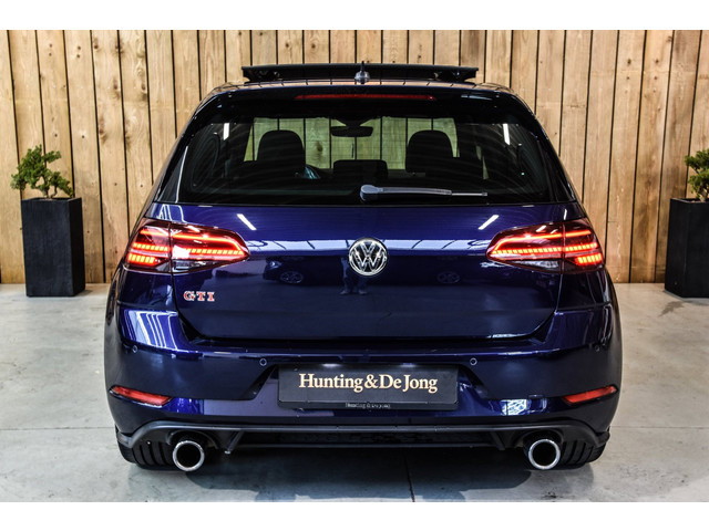 Foto 4 van Volkswagen Golf 2.0 TSI GTI Performance *Pano*Dynaudio*Camera*Keyless*