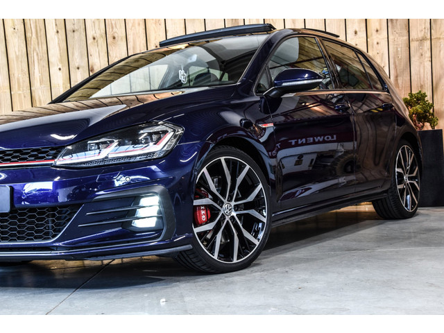 Foto 2 van Volkswagen Golf 2.0 TSI GTI Performance *Pano*Dynaudio*Camera*Keyless*