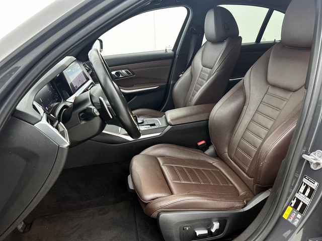 Foto 2 van BMW 3-serie 330e xDrive | Dravit Grau | Camera | Stoelverwarming | Memory Stoelen |
