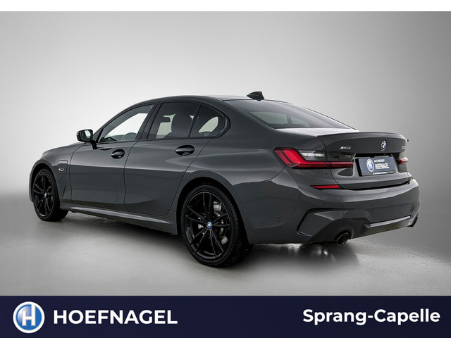 Foto 10 van BMW 3-serie 330e xDrive | Dravit Grau | Camera | Stoelverwarming | Memory Stoelen |