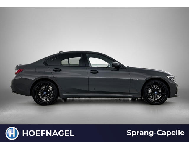 Foto 9 van BMW 3-serie 330e xDrive | Dravit Grau | Camera | Stoelverwarming | Memory Stoelen |